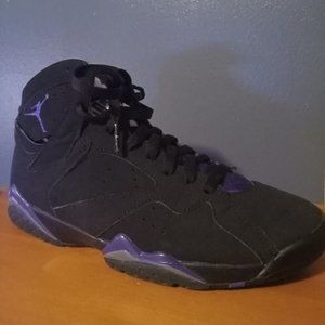 Purple and black Jordan's size 8